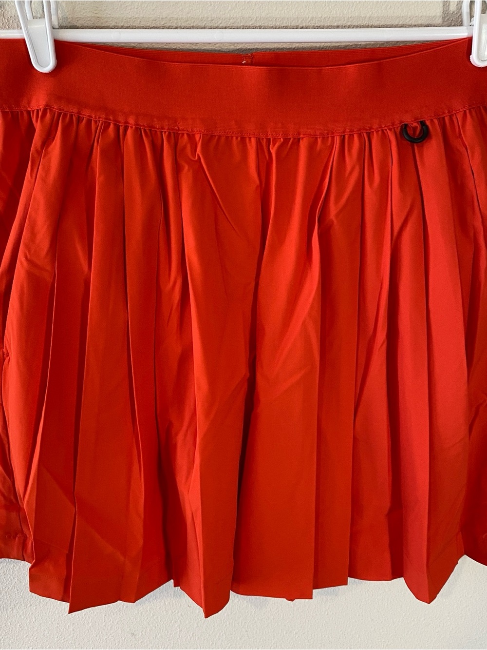 Nike 24.7 Perfect Stretch DRI-FIT High Waisted Pleated Shorts Orange $95 - Large